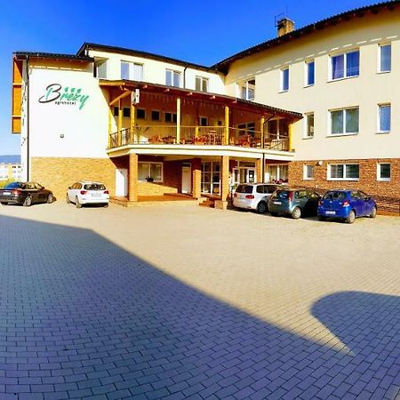 Agrohotel Tri Brezy Hrustin Ngoại thất bức ảnh