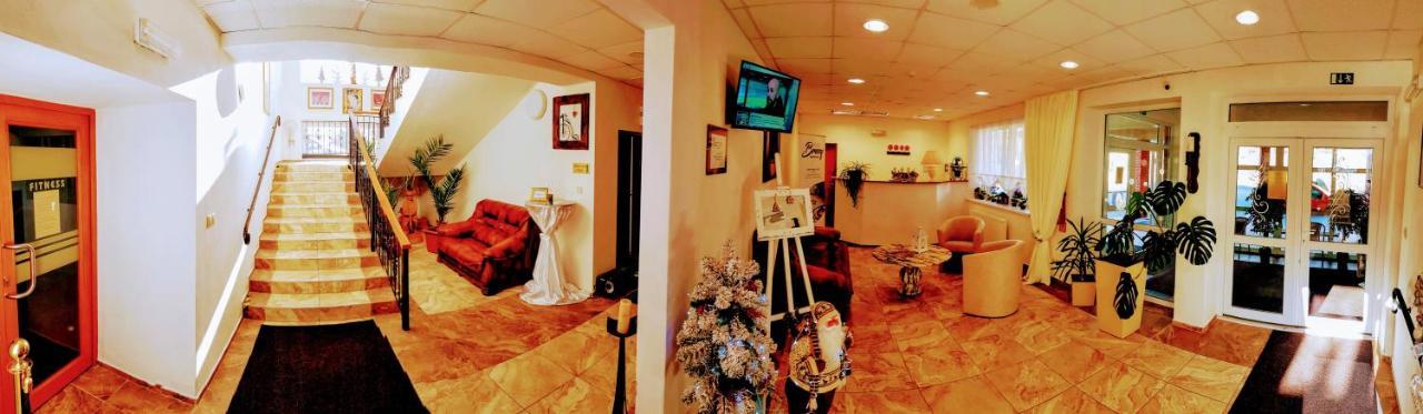 Agrohotel Tri Brezy Hrustin Ngoại thất bức ảnh