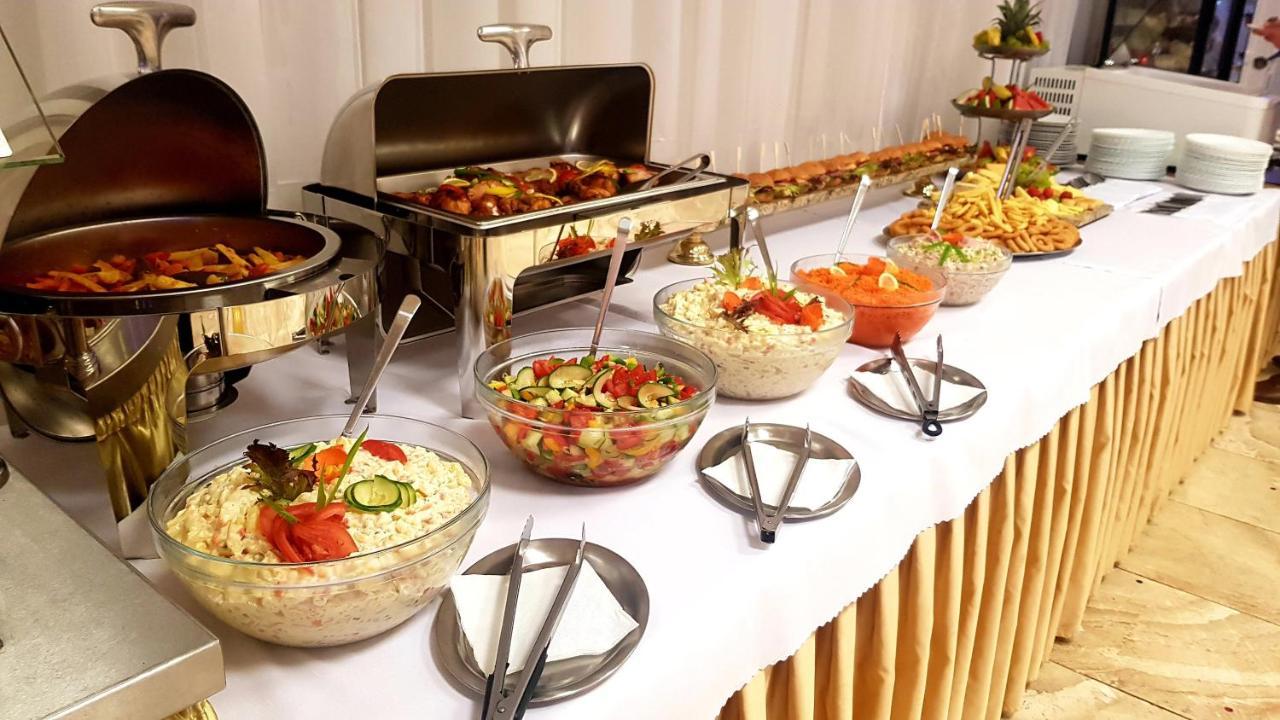 Agrohotel Tri Brezy Hrustin Ngoại thất bức ảnh